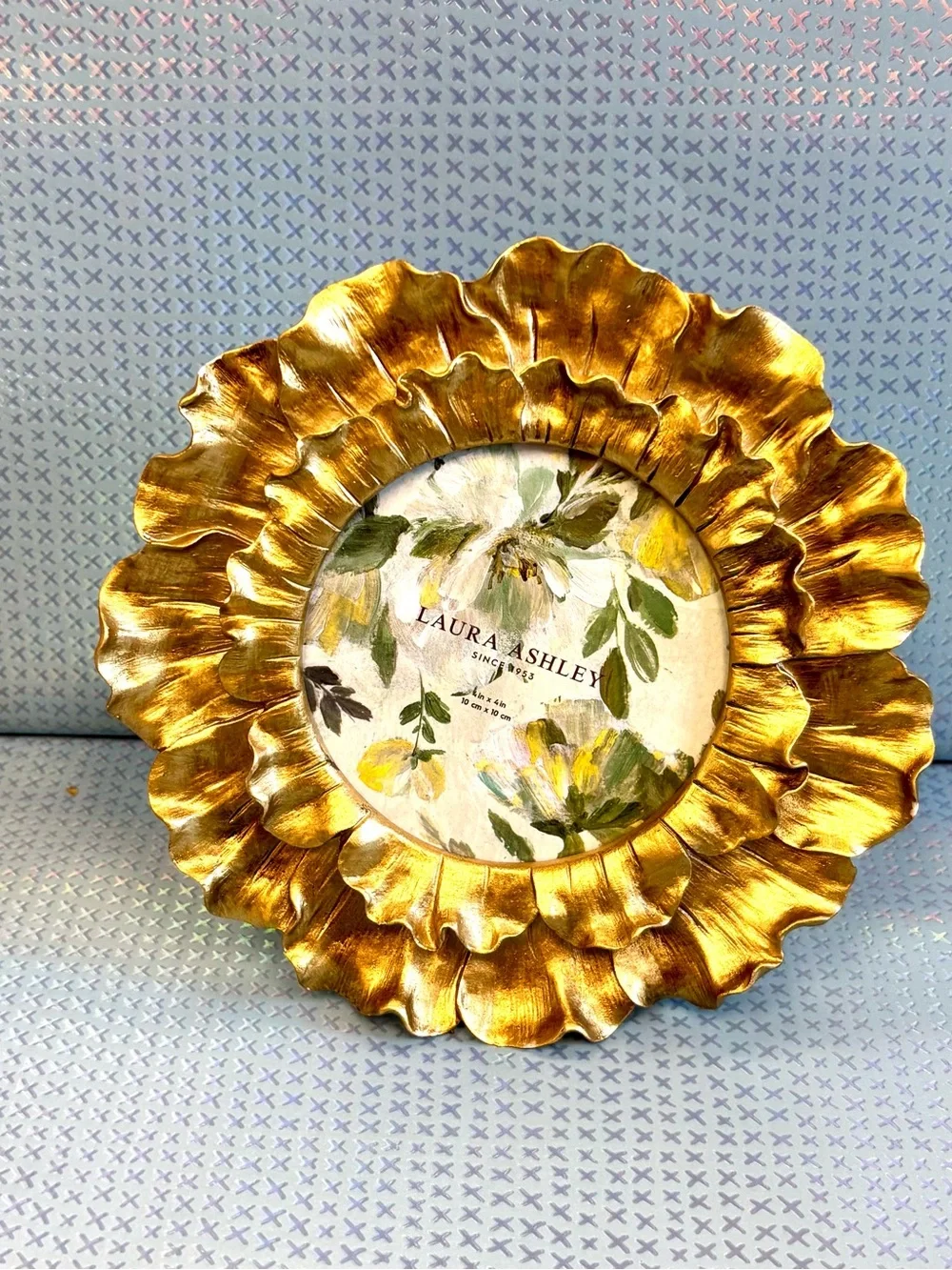 Laura Ashley Round 4 x 4 Gold Ruffled Floral Petals Picture Frame F441004